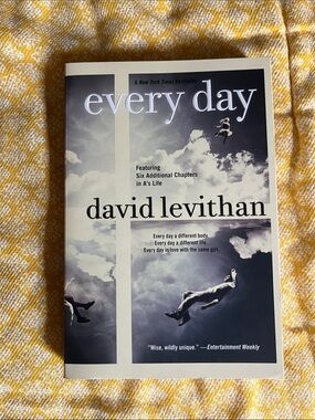 Every Day by David Levithan - Novel (White/Gray Cover)